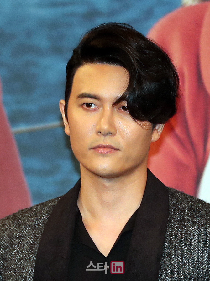 [포토]피아니스트로 변신한 배우 재희