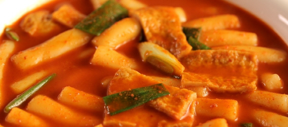 1세대 떡볶이 신화 ‘와르르’…‘두끼’ 활약 주목