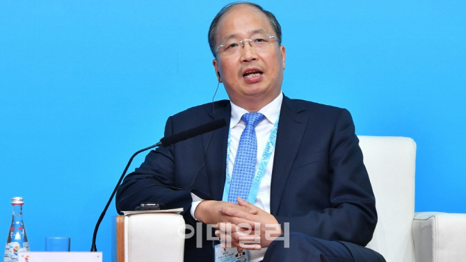 中 새 증권수장에 이후이만 임명…침체된 증시 살릴까