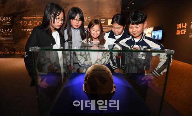 국방부, 남북정상회담 1주년 특별기획전시회 내달 9일까지 연장