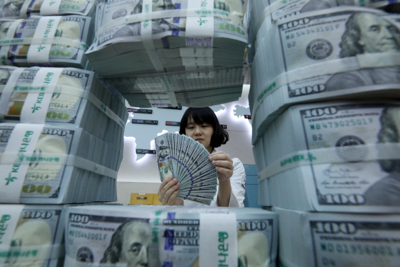 “7월 FOMC 매파적…내달 금리 추가인하 전망”