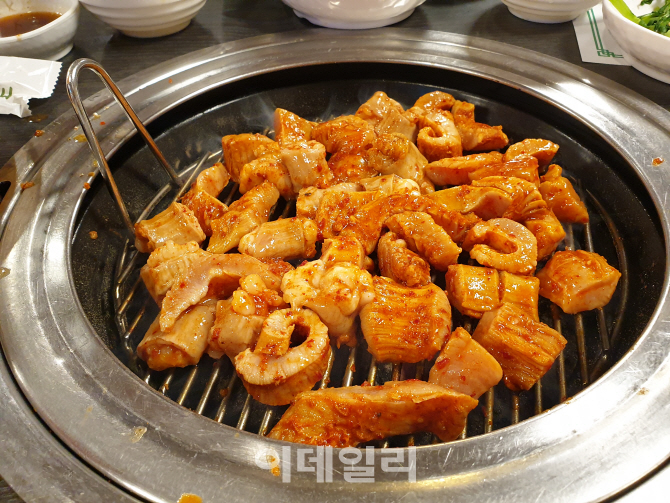 [강경록의 미식로드] 고소하고, 부드러운 양·대창 환상의 궁합