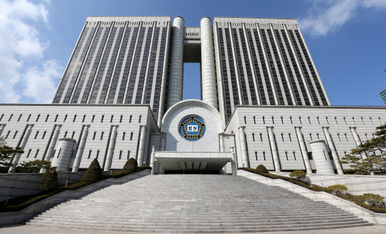 대기업 계열사 간 대규모 전출에 제동 건 법원…불법파견
