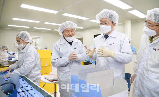 김현준 국세청장 마스크 매점매석, 필터 등 원자재도 조사