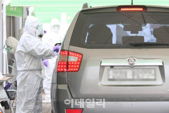 [포토]차 안에서 코로나19 검사