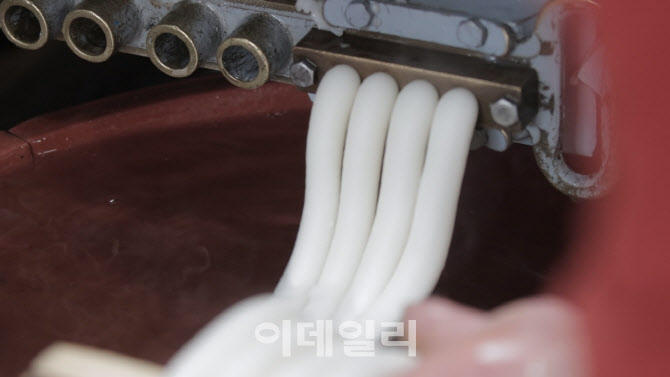 [팩토리시크릿]유재석도 다녀간 용산 떡방앗간...맛의 비결은? (영상)