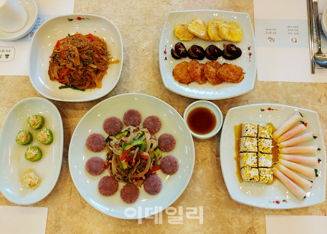 [강경록의 미식로드] 표고향 품은 임금님 수라상 미더유