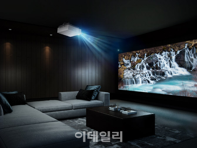 삼성·LG, 홈 엔터테인먼트 시장 공략…프로젝터로 붙는다