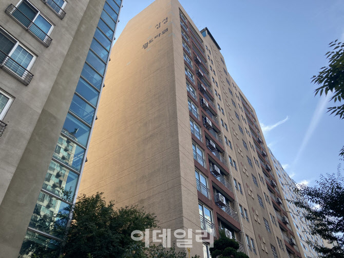 4억 로또 삼성월드타워 가보니…방1개에 나홀로?
