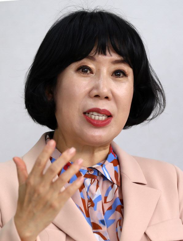 [리딩컴퍼니CEO]김해련 태경그룹 회장 기초소재 반세기…日·獨 뛰어넘는다