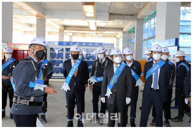 시대복 신동아건설 사장, 판교 건설현장 찾아 ‘특별 안전점검’