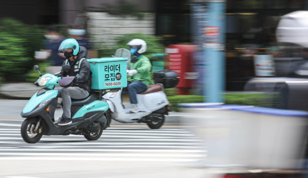 단건 배달 쿠팡이츠에 배민1 도전장…불붙는 프로모션 경쟁