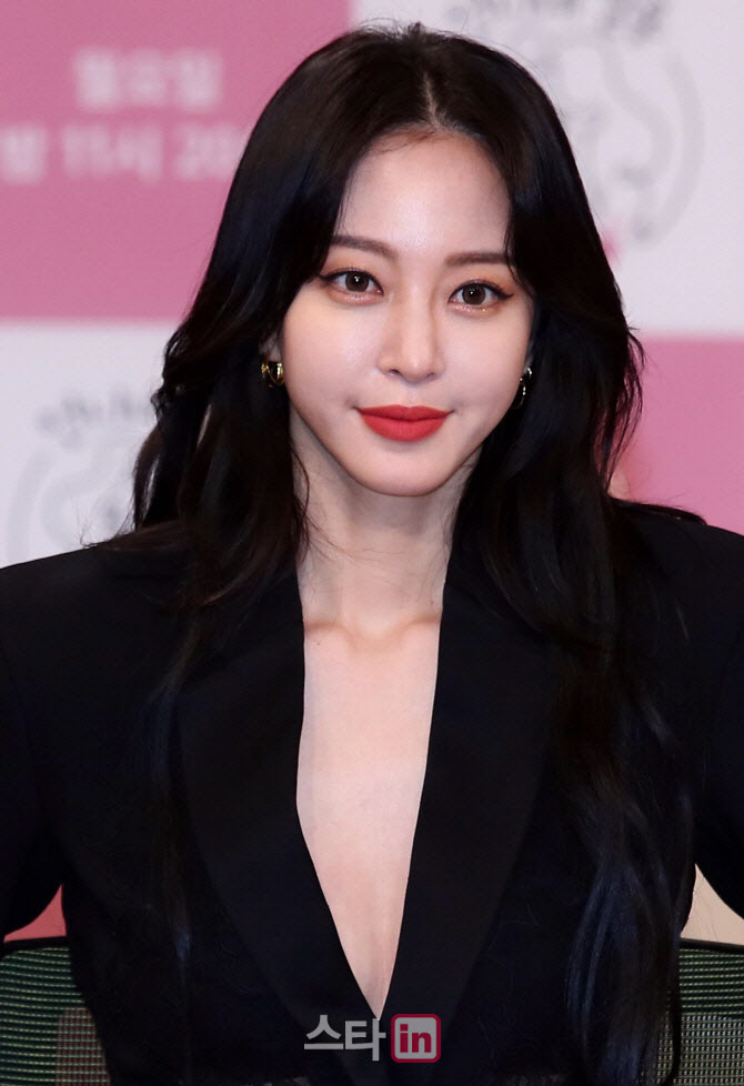 한예슬 남친 류성재, 과거 가라오케 근무…버닝썬 여배우 NO [전문]