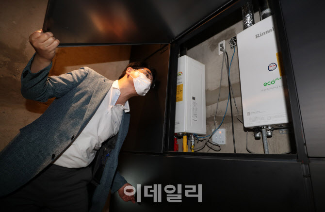 [포토]박용진, 서울 사회주택  장안생활 찾아