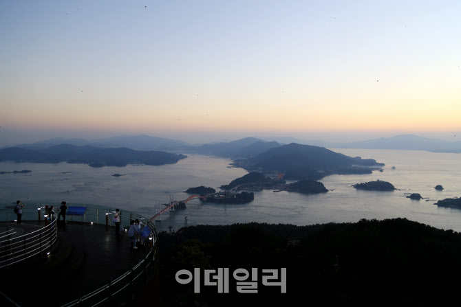 [여행] 하늘과 바다, 그리고 섬을 잇다…삼천포 愛 빠지다