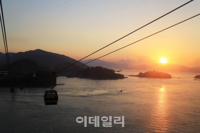 [여행] 하늘과 바다, 그리고 섬을 잇다…삼천포 愛 빠지다