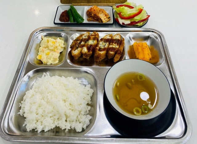 군대 급식 맞아 뷔페 아니야?…백골부대의 남다른 클라스