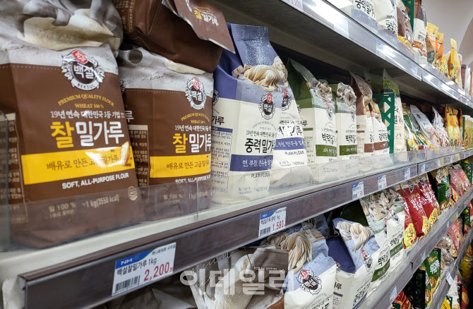 자사주 처분하는 곡물주 상장사들…주가 고점 달했나