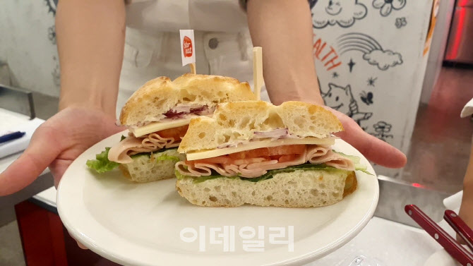 [르포]고기없는 푸줏간…신세계 대체육 정육점 가보니