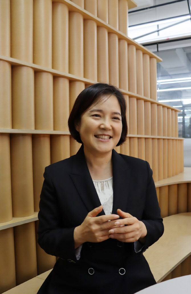 [만났습니다]김분희 대표 인구총회·세계수학자대회, 직접 치러냈죠
