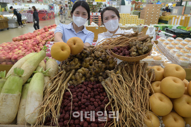 [포토] 농협유통, 환절기 우리 농산물 모음전