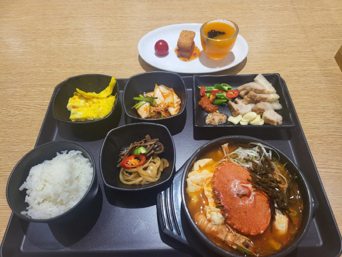호텔신라 임직원·맛있는 제주만들기 식당주 온정 나눠
