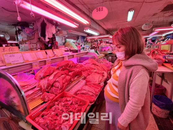 독산동의 7년차 난민 부부…아이 셋인데 ‘복지정책’은 먼나라 얘기[르포]
