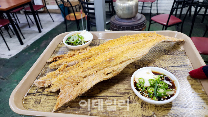 [미식로드] 100년 골목서 만난 어메 손맛, 참말로 게미지다