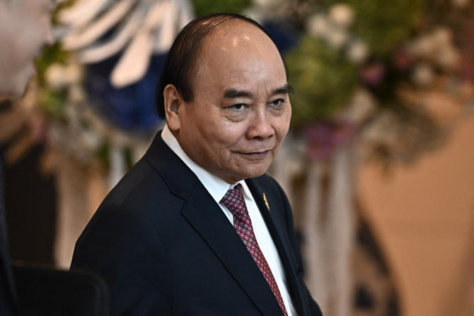 베트남 국가주석 중도퇴진...공직사회 부패 책임 해석