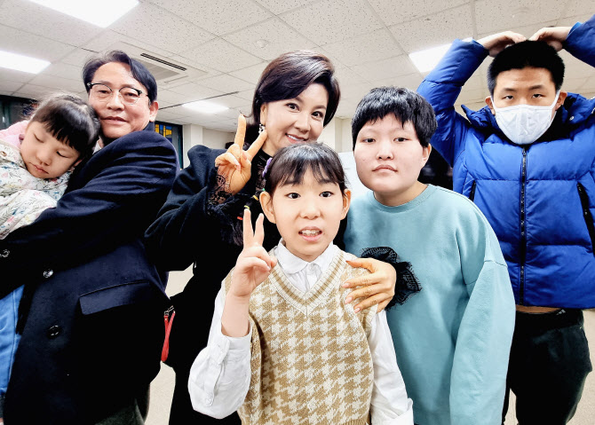 블링라이프, 포천 장애아동시설 노아의집에 생필품 기부