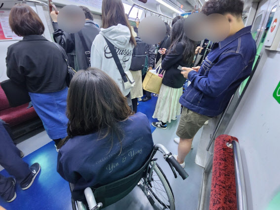 남양주에서 강남경찰서까지…휠체어 타고 출근해봤습니다[체험기]