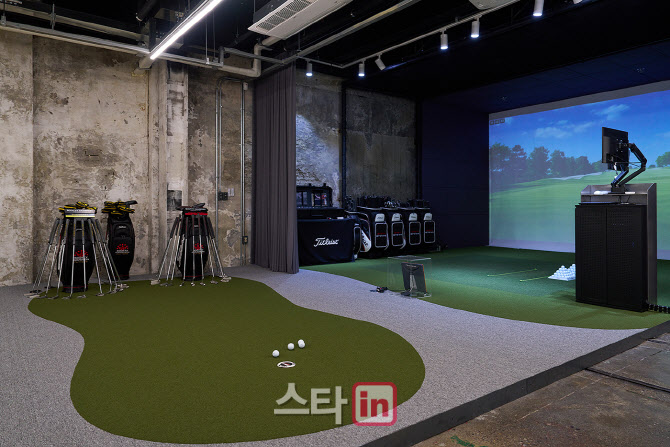타이틀리스트 시티투어밴 가보니..클럽 피팅에 웨지 커스텀 서비스까지 원스톱