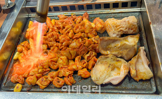 [미식로드] 쫄깃한 곱창에 전용맥주 곱·맥 한판 하실래예~