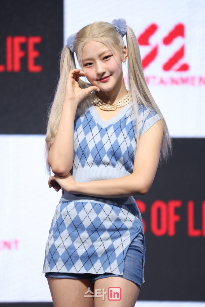 [포토]하늘, 키스오브라이프 막내의 귀여운 매력