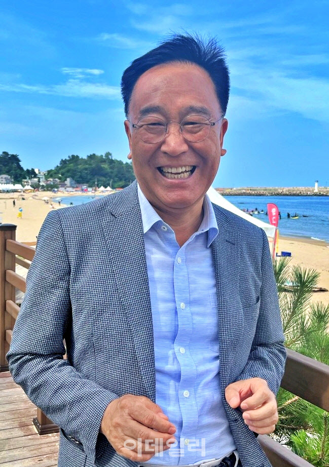 서피비치에 워케이션 더해…핫플 지역 전체로 늘려갈 것