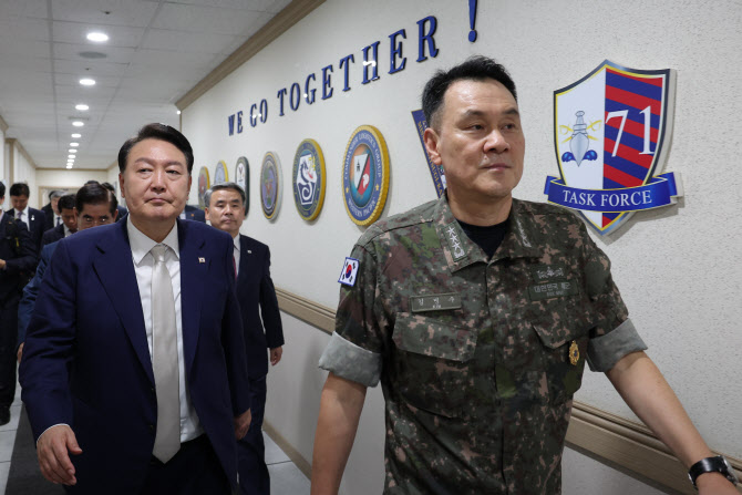 4성 장군 맡던 합참의장, 김명수 해군 중장 깜짝 발탁(종합)