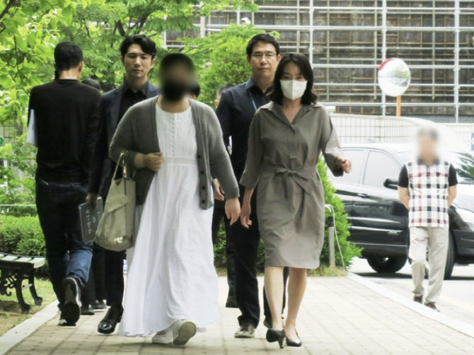 맘카페 뒤집힌 400억 원대 상품권 사기…운영자에 15년 구형