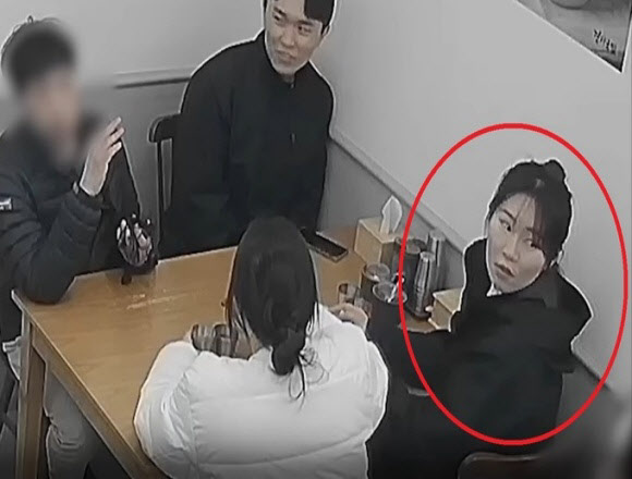 국밥집서 계속 ‘힐끗’…자리서 벌떡 일어난 女손님, 무슨 일이