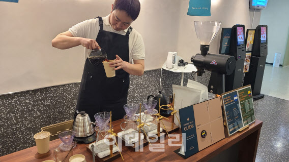 하루 70만 직장인 한끼 책임…현대그린푸드 구내식당 한끼는?[회사의맛]