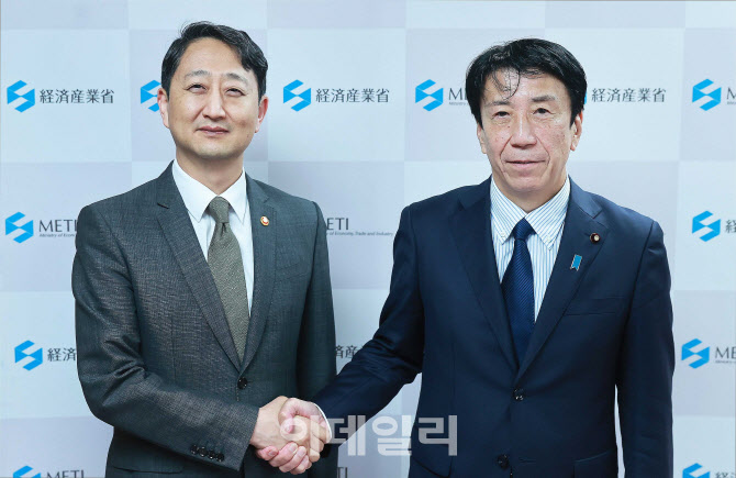 한일 산업장관, 6년만에 정식회담…탈탄소· 공급망 등 협력 강화