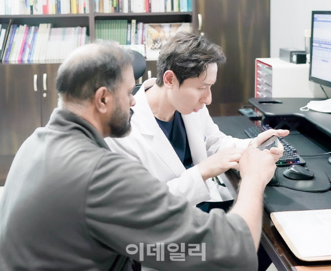 글로벌시장 노리는 광교 휴내과의원 중동 의료관광객 유치전