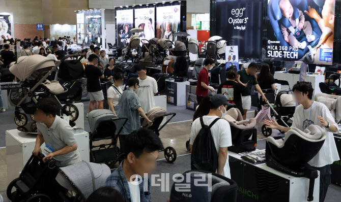 [포토]인파로 북적이는 맘앤베이비엑스포