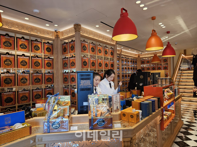 최고가는 얼마…집에 숨겨두고 먹는 이 커피 청담에 떴다[르포]