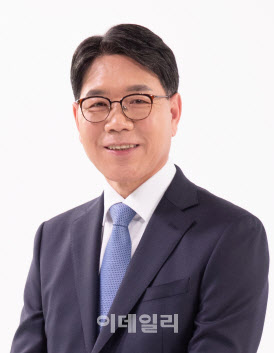 디지털 전환 외면하는 특허청, 아직도 변리사 시험은 종이로