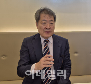 에스씨엠생명과학 경영권, 창업주 아내 손으로…“회사 지키겠다”