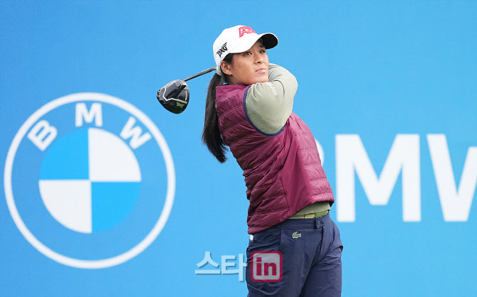 [포토]셀린 뷰티에,선두를 향하여