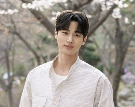 요즘 대세 변우석, 교촌 모델 된다…글로벌 시장 정조준