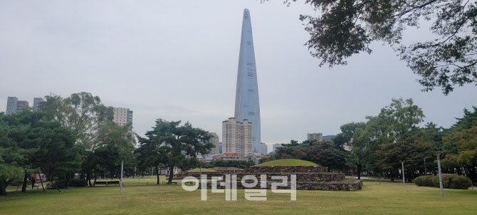 서울 도심서 느끼는 백제의 숨결 석촌동 고분군[서울곳곳]