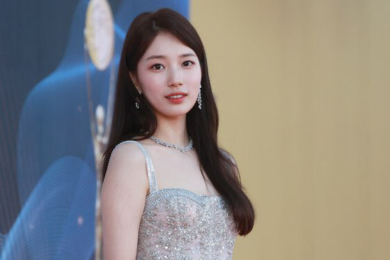 “수지 입간판 붙잡고 울어” SNS 올라온 이야기에 울컥 [따전소]