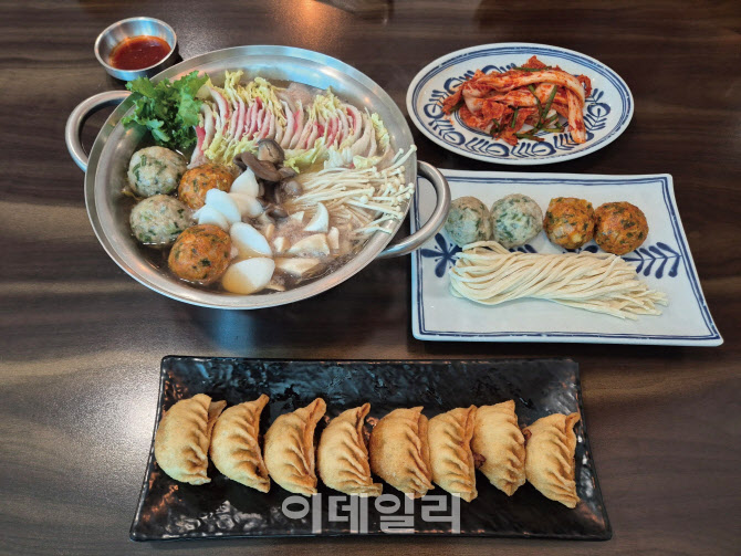 설엔 만두지…삼성 만두 덕후가 극찬한 맛집은?